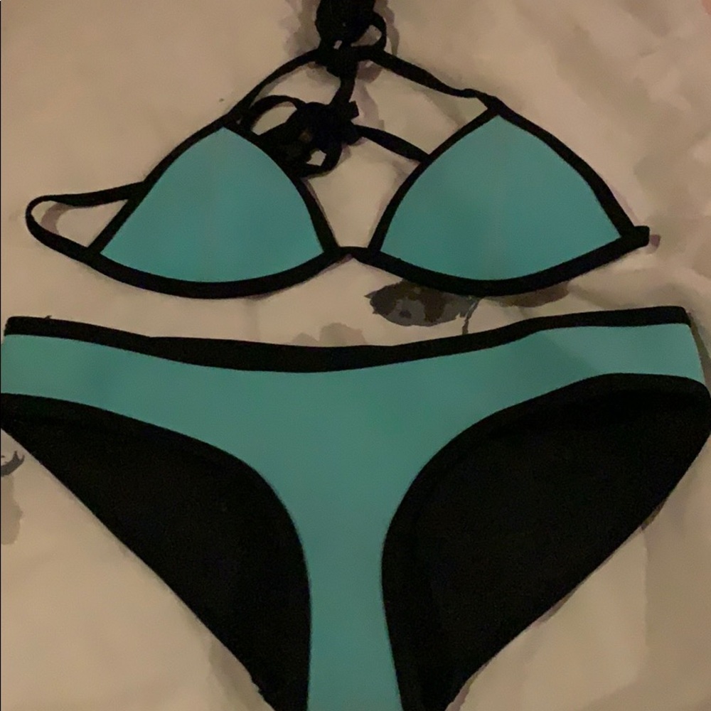Triangl Bikini